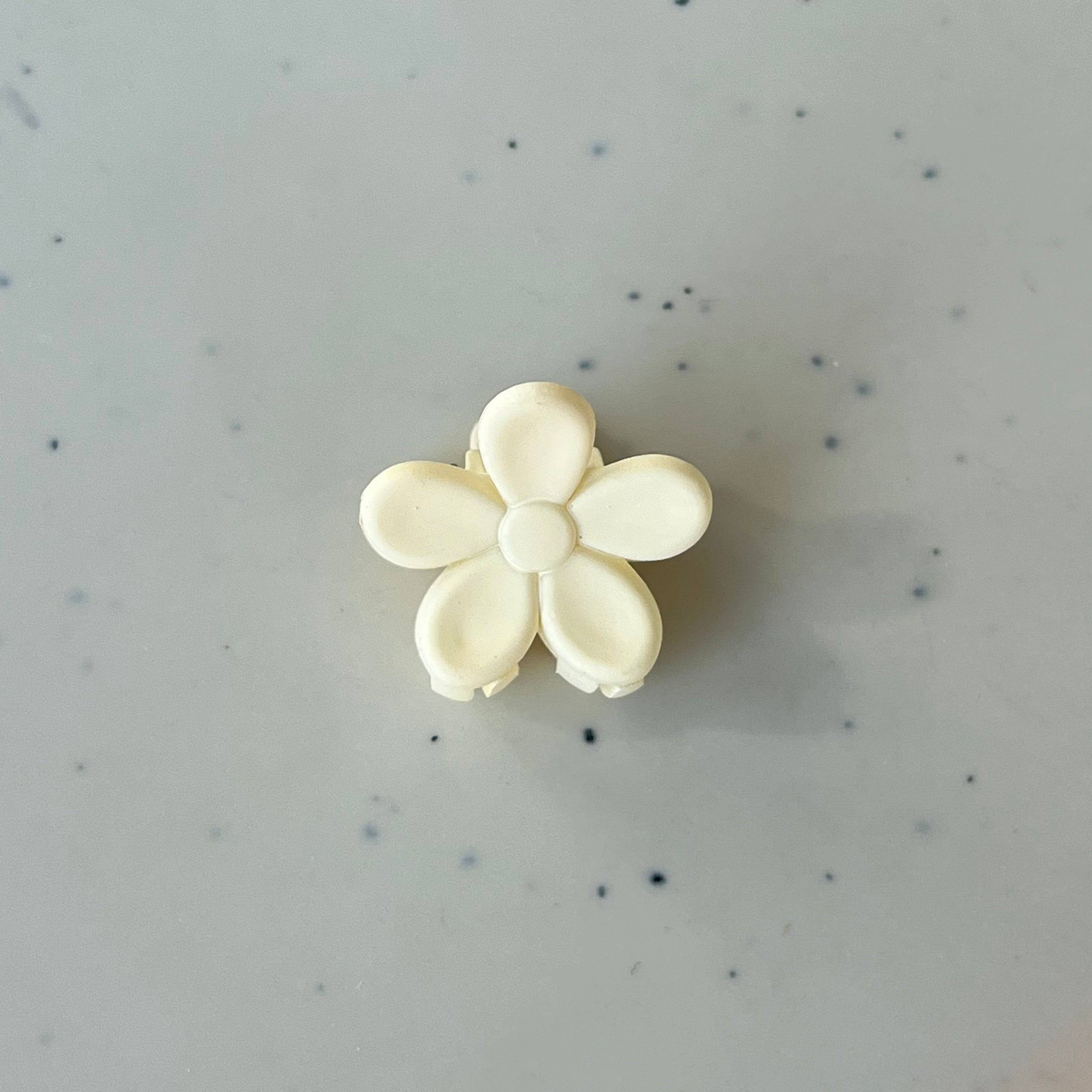 Kids Mini Flower Claw Set - Pack of 6, Soft Pastel Colors